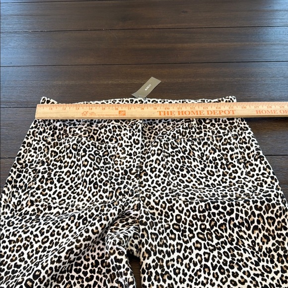 J. Crew Tall high-rise kickout jean with sailor pockets in leopard print Size 28 - Picture 9 of 13